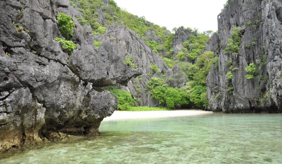 image-/resources/elnido-package-2/hidden-beach.avif1